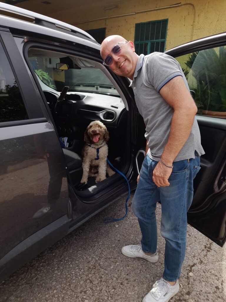 IMMAGINE DEL CANE oscar NELLA SUA NUOVA CASA E FAMIGLIA Adottati, le nostre adozioni di successo.